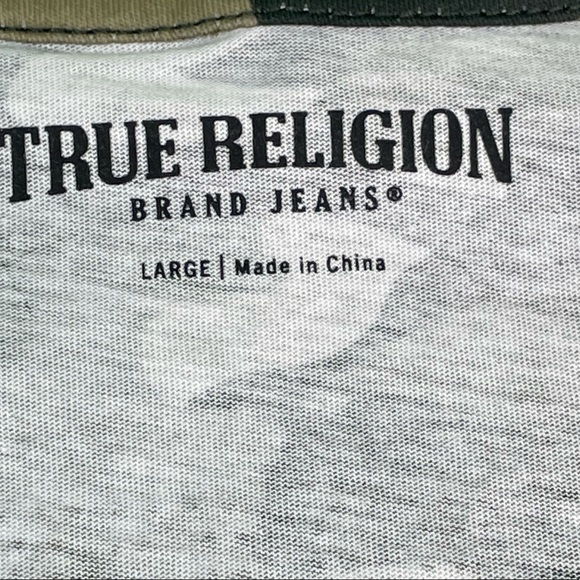 True Religion in Woodland Camo Crystal Logo 2 Sided Womens Large Size T-Shirt - Picture 6 of 11